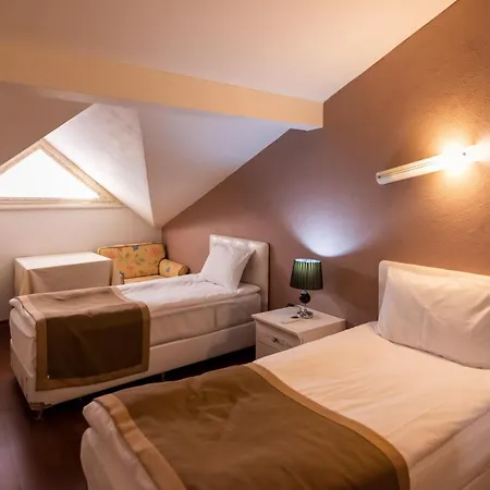 Hotell Vira 4*