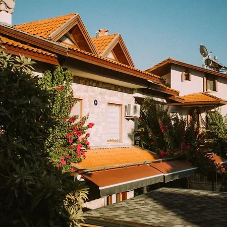 Vira Szálloda 4*