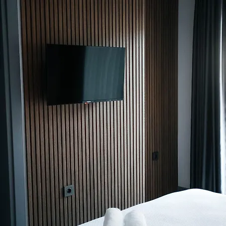 מלון Vira גוג'ק