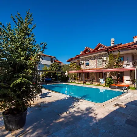 Vira Hotel 4*