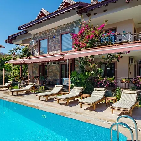 Vira Hotel 4*