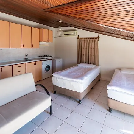 Vira מלון גוג'ק